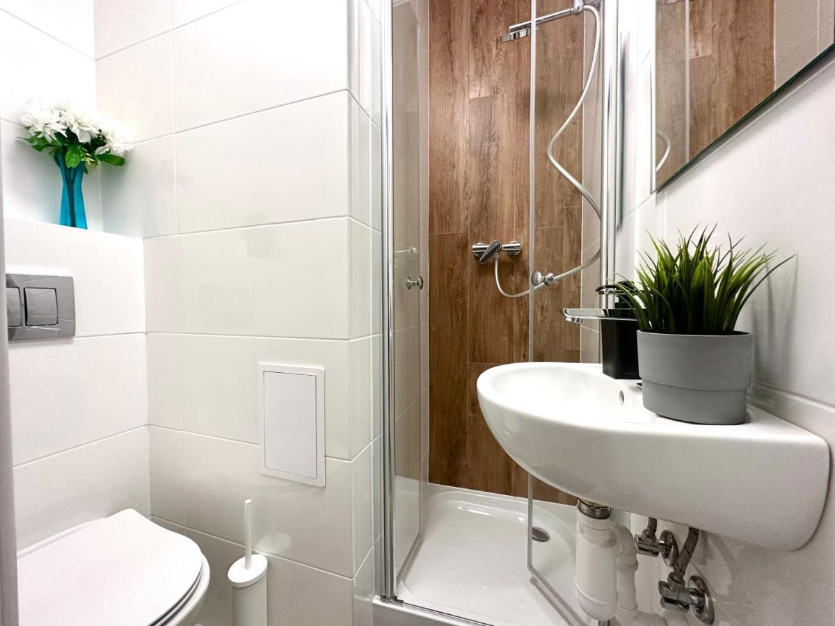 Mmrent One Way Room غدانسك المظهر الخارجي الصورة